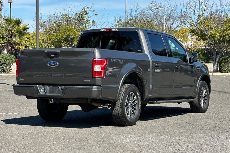 Ford F-150 Vehicle Full-screen Gallery Image 03