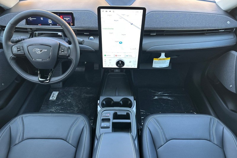 Ford Mustang Mach-E Vehicle Full-screen Gallery Image 14