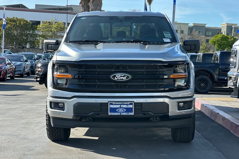 Ford F-150 Vehicle Full-screen Gallery Image 07