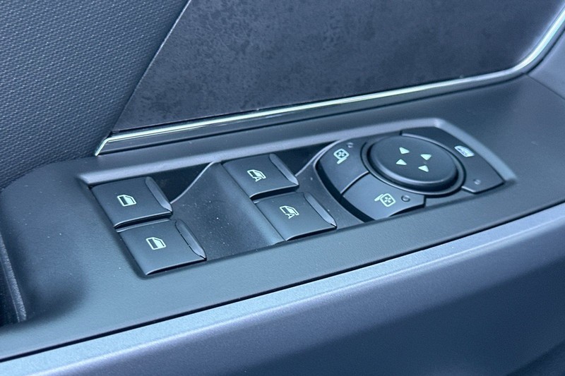 Ford F-150 Vehicle Full-screen Gallery Image 10