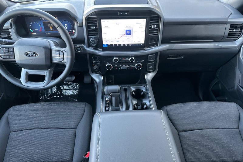 Ford F-150 Vehicle Full-screen Gallery Image 13