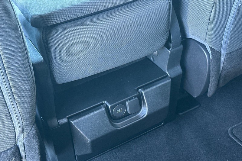 Ford F-350SD Vehicle Full-screen Gallery Image 13