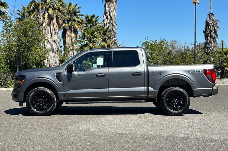Ford F-150 Vehicle Full-screen Gallery Image 06