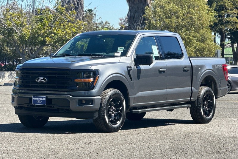Ford F-150 Vehicle Full-screen Gallery Image 07