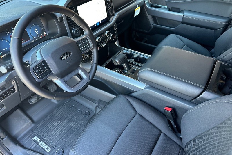 Ford F-150 Vehicle Full-screen Gallery Image 09