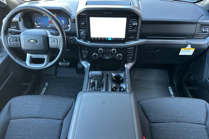 Ford F-150 Vehicle Full-screen Gallery Image 14