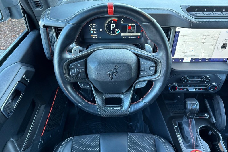 Ford Bronco Vehicle Full-screen Gallery Image 15