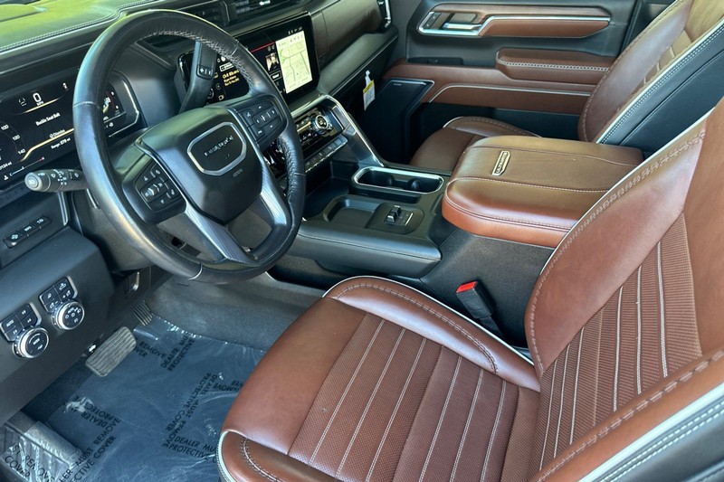 GMC Sierra 2500HD Vehicle Full-screen Gallery Image 09