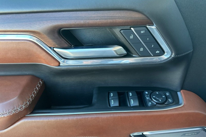 GMC Sierra 2500HD Vehicle Full-screen Gallery Image 10