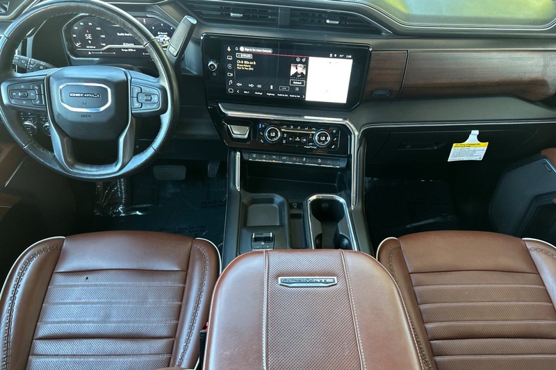 GMC Sierra 2500HD Vehicle Full-screen Gallery Image 14