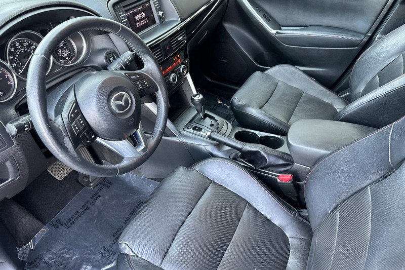 Mazda CX-5 Vehicle Full-screen Gallery Image 09