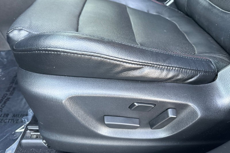 Mazda CX-5 Vehicle Full-screen Gallery Image 12