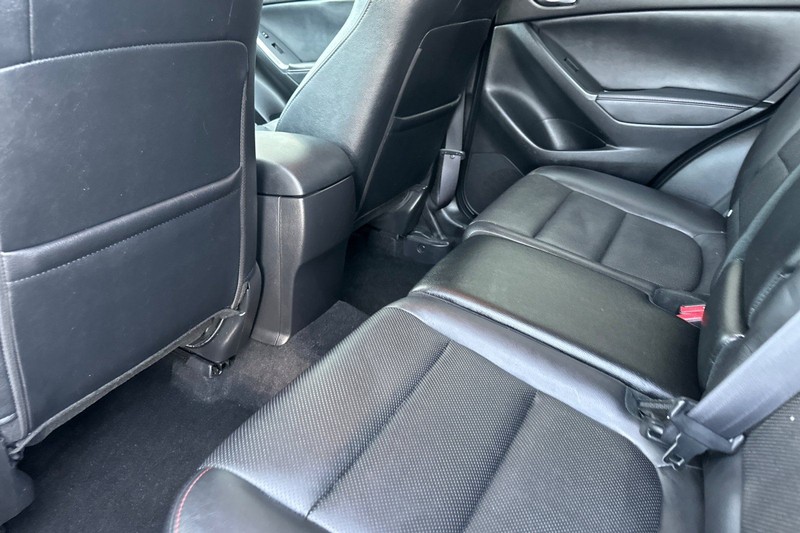 Mazda CX-5 Vehicle Full-screen Gallery Image 13