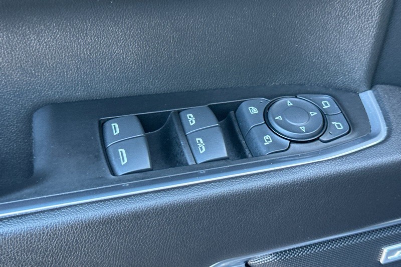 Chevrolet Silverado 1500 Vehicle Full-screen Gallery Image 08