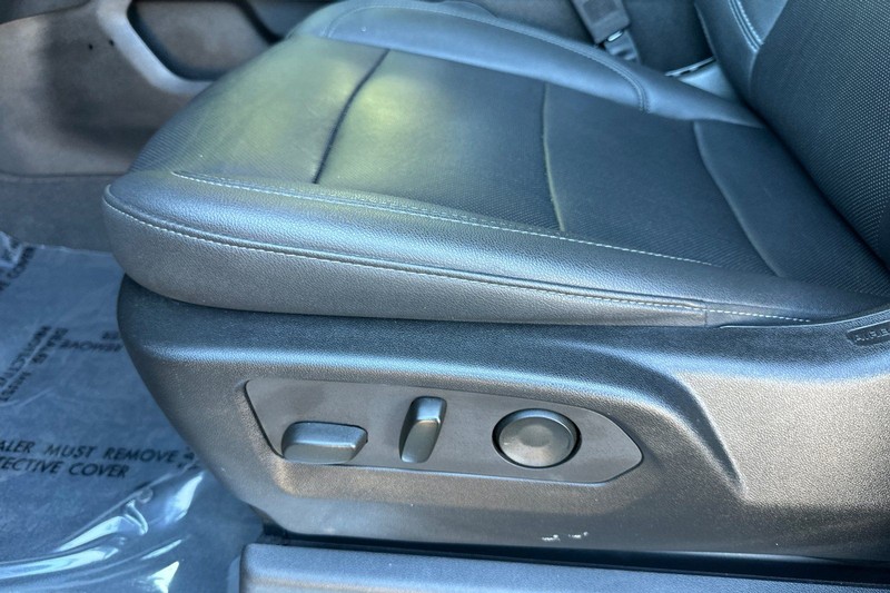 Chevrolet Silverado 1500 Vehicle Full-screen Gallery Image 09