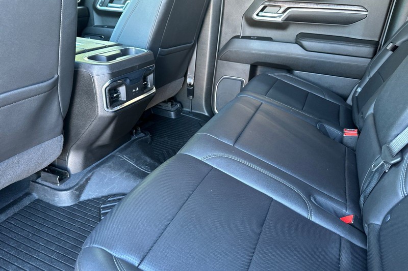 Chevrolet Silverado 1500 Vehicle Full-screen Gallery Image 10