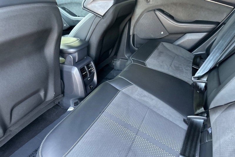 Ford Mustang Mach-E Vehicle Full-screen Gallery Image 13