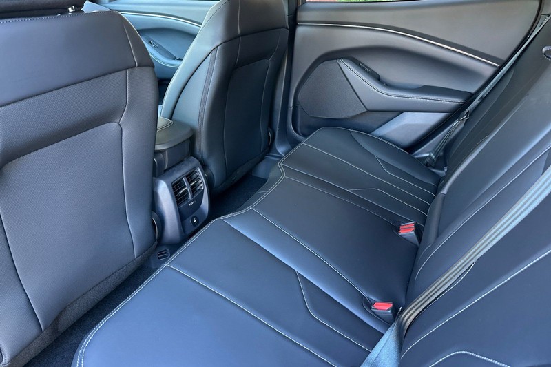 Ford Mustang Mach-E Vehicle Full-screen Gallery Image 12