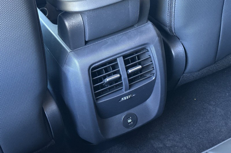 Ford Mustang Mach-E Vehicle Full-screen Gallery Image 13