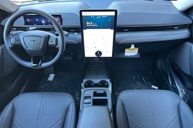 Ford Mustang Mach-E Vehicle Full-screen Gallery Image 14