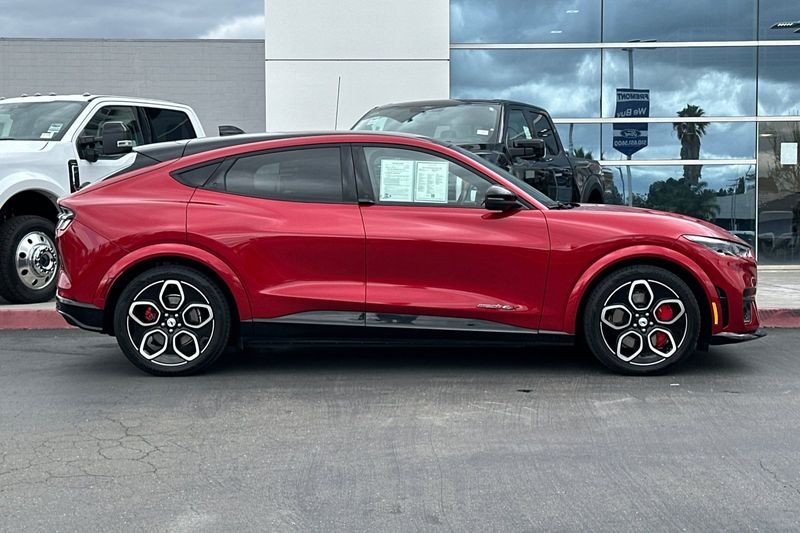 Ford Mustang Mach-E Vehicle Full-screen Gallery Image 02