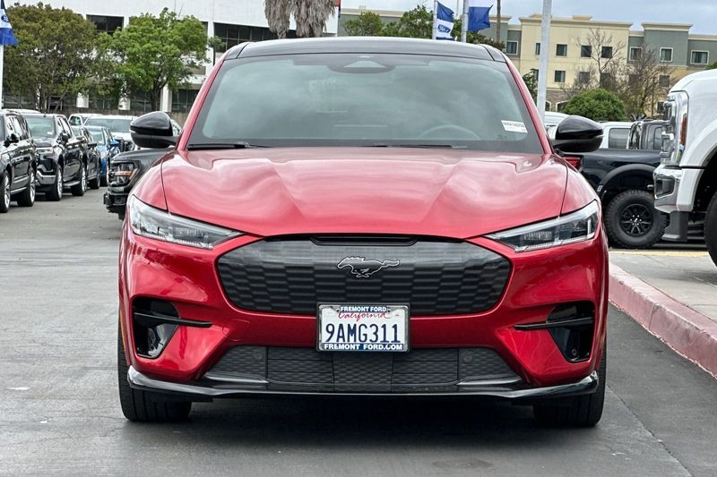 Ford Mustang Mach-E Vehicle Full-screen Gallery Image 08