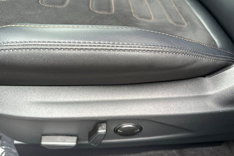 Ford Mustang Mach-E Vehicle Full-screen Gallery Image 12