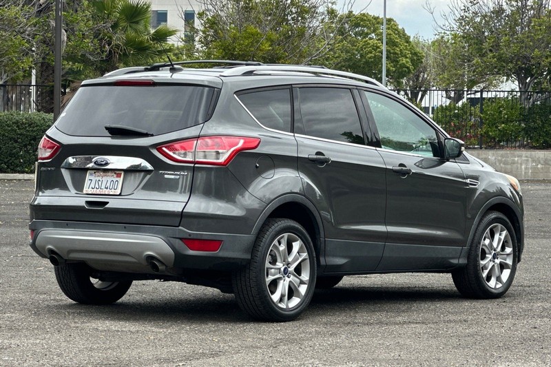 Ford Escape Vehicle Full-screen Gallery Image 03