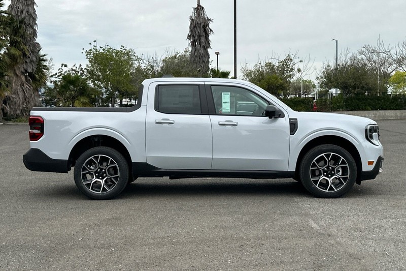 Ford Maverick Vehicle Full-screen Gallery Image 02