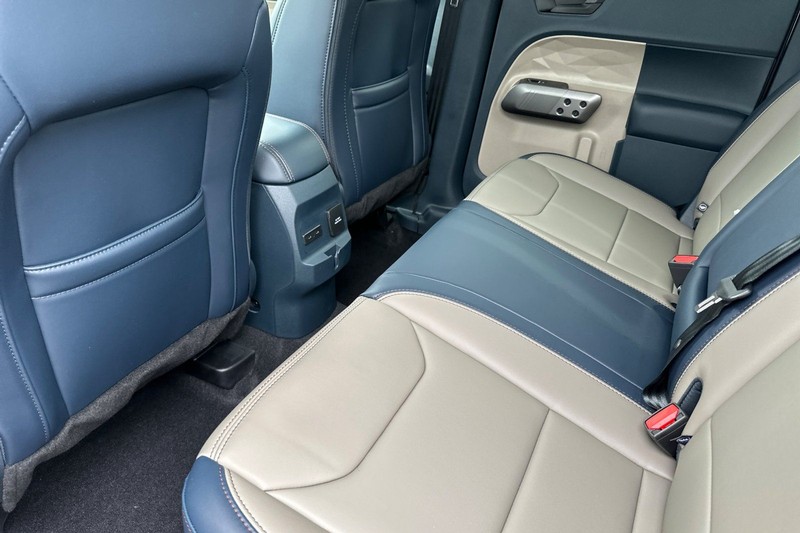 Ford Maverick Vehicle Full-screen Gallery Image 12