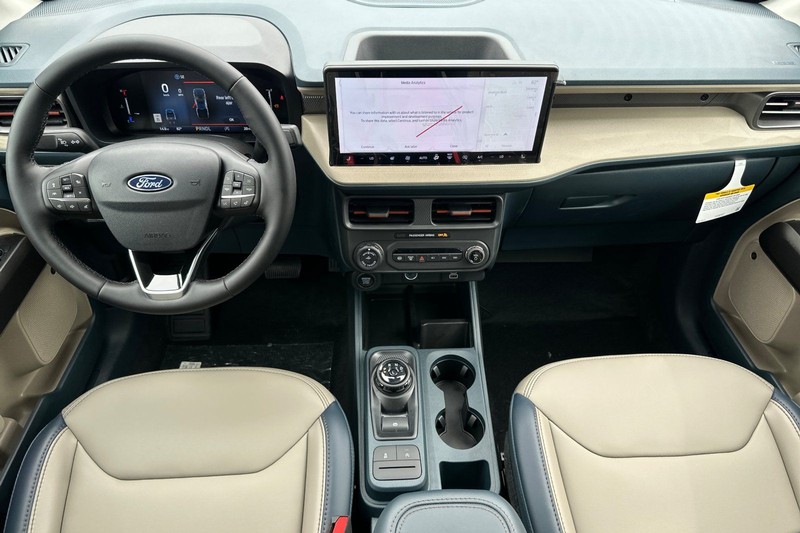 Ford Maverick Vehicle Full-screen Gallery Image 13