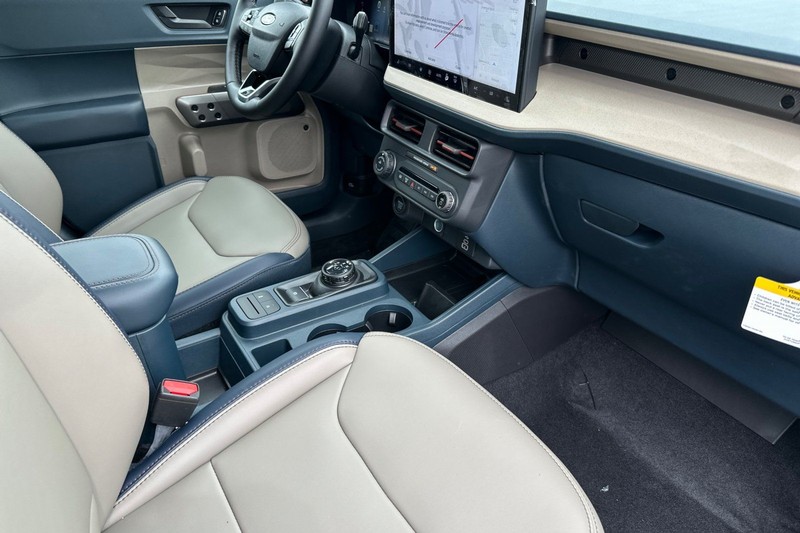 Ford Maverick Vehicle Full-screen Gallery Image 15