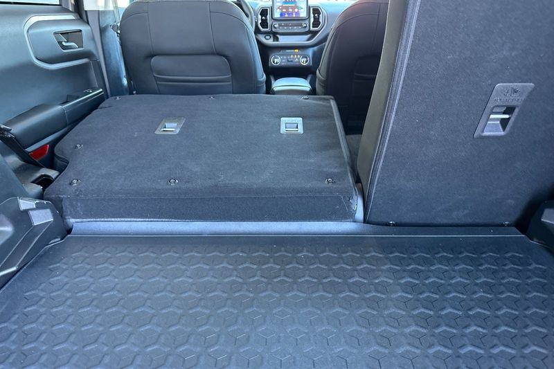 Ford Bronco Sport Vehicle Full-screen Gallery Image 11