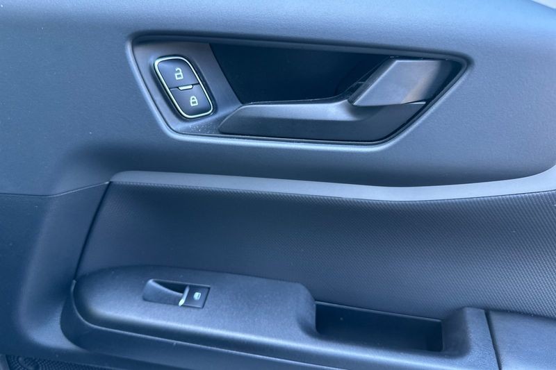 Ford Bronco Sport Vehicle Full-screen Gallery Image 15