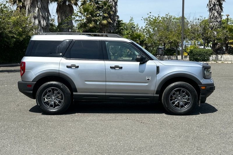 Ford Bronco Sport Vehicle Full-screen Gallery Image 02