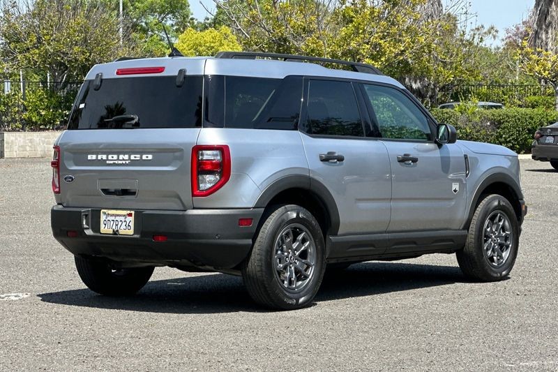 Ford Bronco Sport Vehicle Full-screen Gallery Image 03