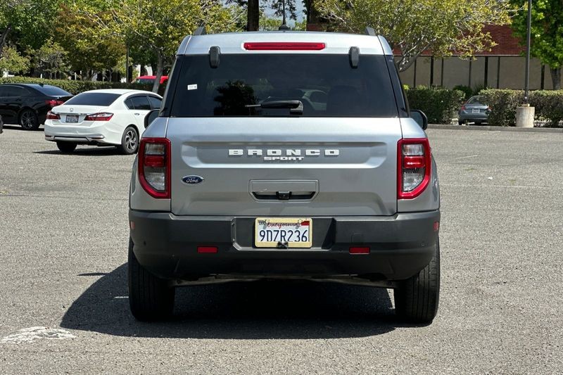 Ford Bronco Sport Vehicle Full-screen Gallery Image 04