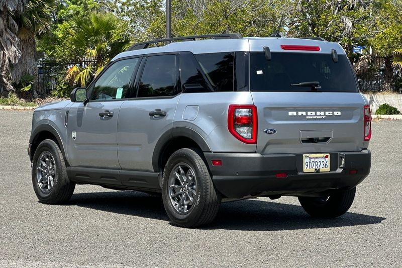 Ford Bronco Sport Vehicle Full-screen Gallery Image 05