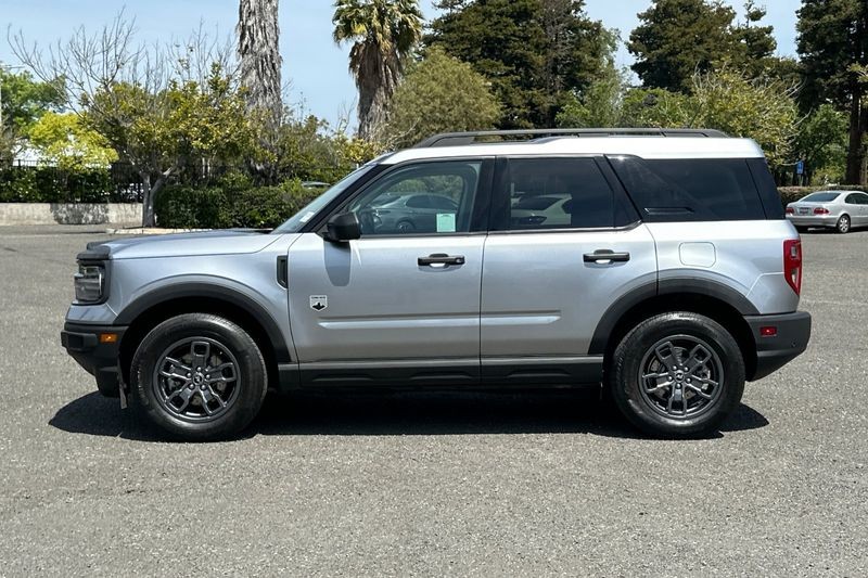 Ford Bronco Sport Vehicle Full-screen Gallery Image 07