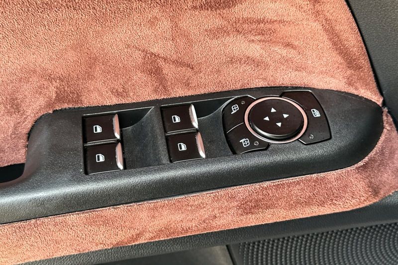 Ford Bronco Sport Vehicle Full-screen Gallery Image 12