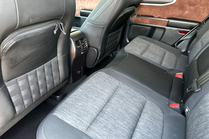 Ford Bronco Sport Vehicle Full-screen Gallery Image 14