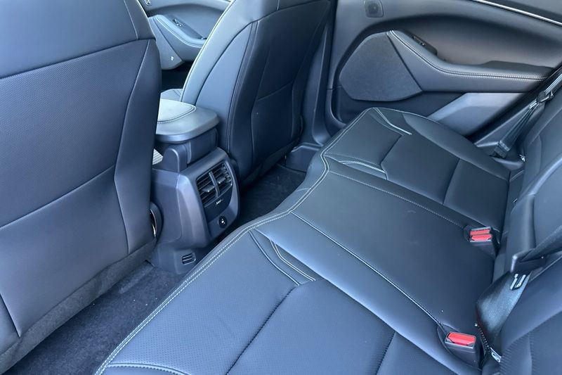 Ford Mustang Mach-E Vehicle Full-screen Gallery Image 12