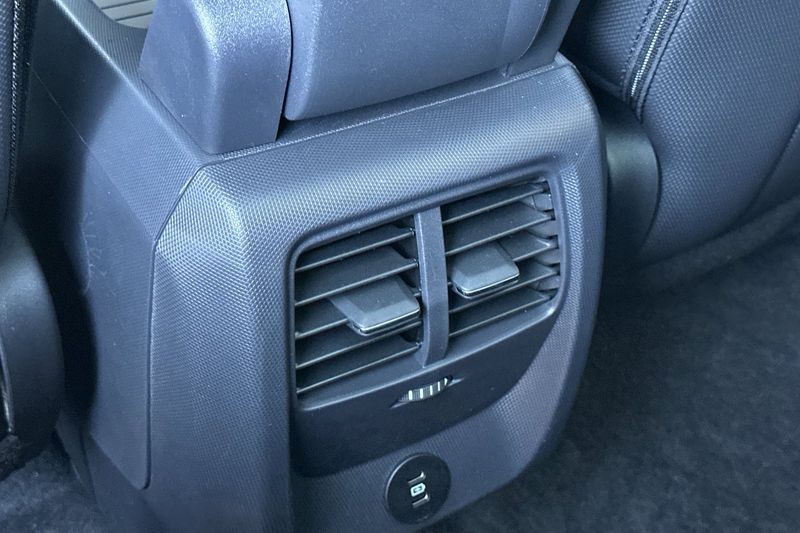 Ford Mustang Mach-E Vehicle Full-screen Gallery Image 13