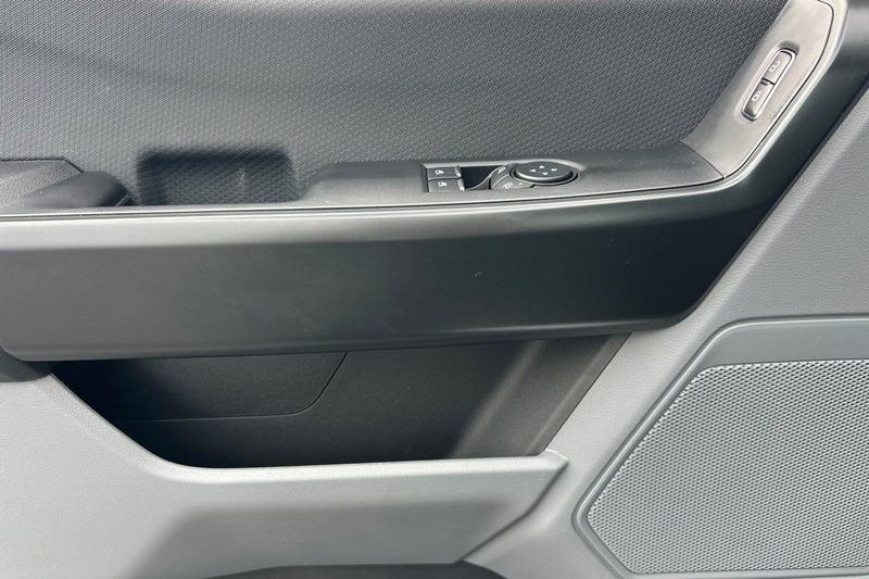 Ford F-150 Vehicle Full-screen Gallery Image 10