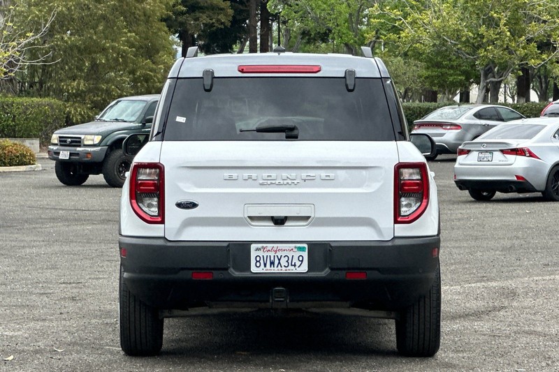 Ford Bronco Sport Vehicle Full-screen Gallery Image 04