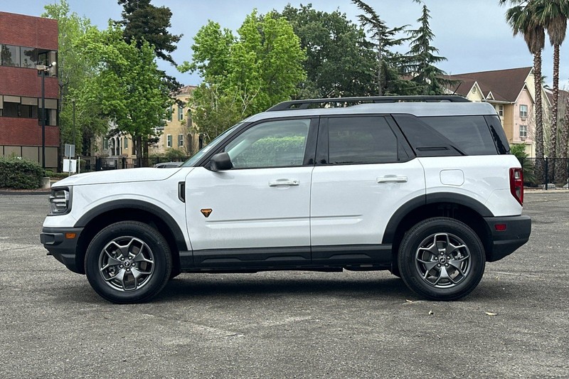 Ford Bronco Sport Vehicle Full-screen Gallery Image 06