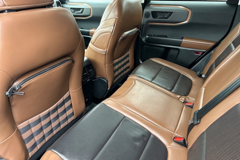 Ford Bronco Sport Vehicle Full-screen Gallery Image 13