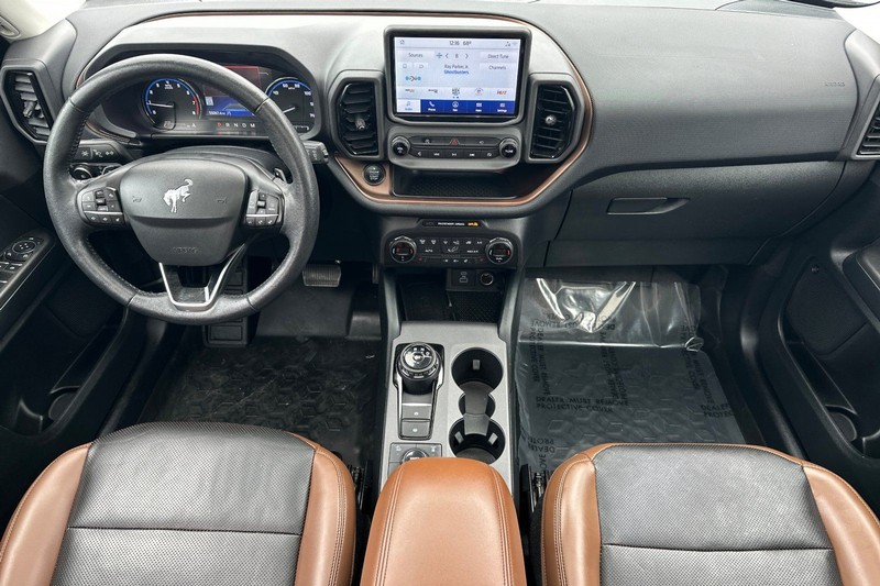 Ford Bronco Sport Vehicle Full-screen Gallery Image 14