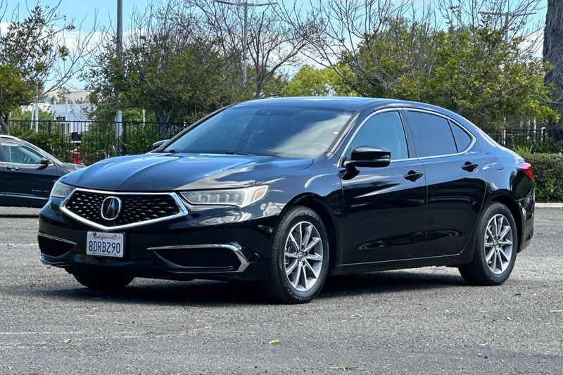Acura TLX Vehicle Full-screen Gallery Image 07