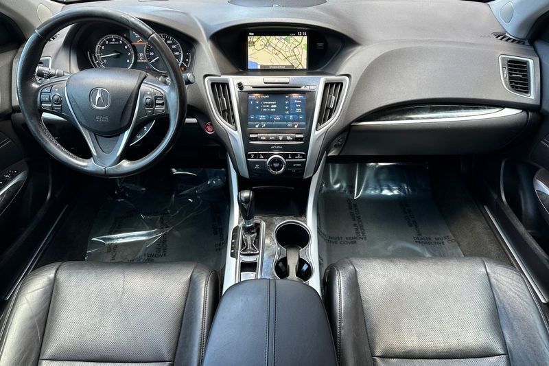 Acura TLX Vehicle Full-screen Gallery Image 14